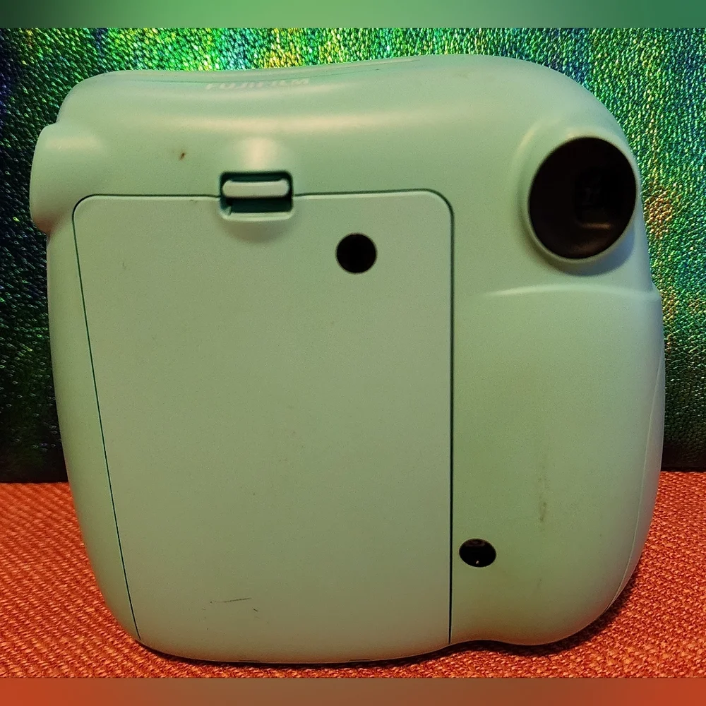 LIKE NEW Instax Mini 7S Fuji Film Camera With Case BENIFITS CHARITY